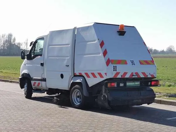 Renault Mascott 110 -35 SWEEPER Image 5