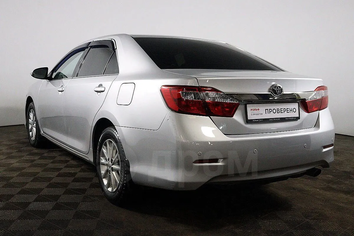 Toyota Camry Image 7