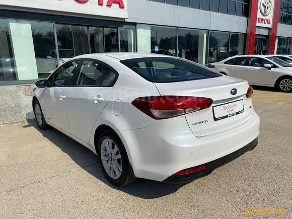 Kia Cerato 1.6 CRDi Comfort Image 4