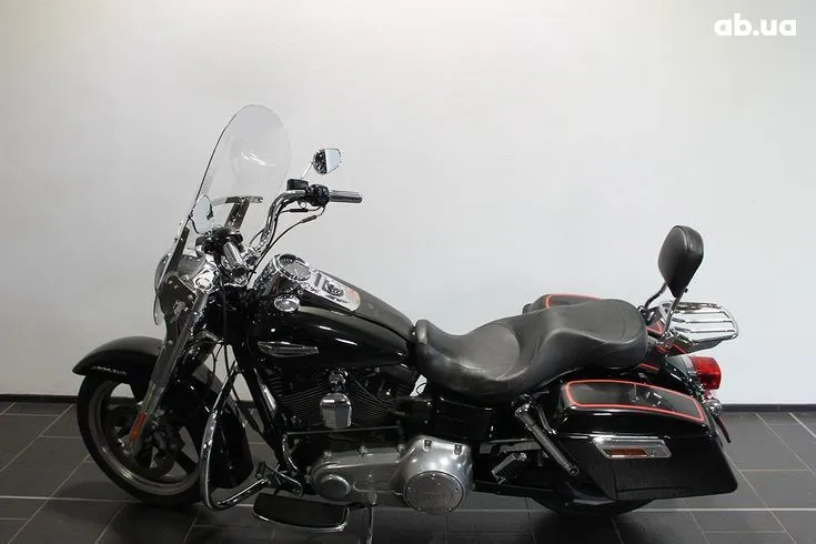 Harley-Davidson FLD Image 8